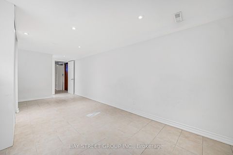 Photo 32 at 260 Moore Park Avenue, Newtonbrook West, Toronto