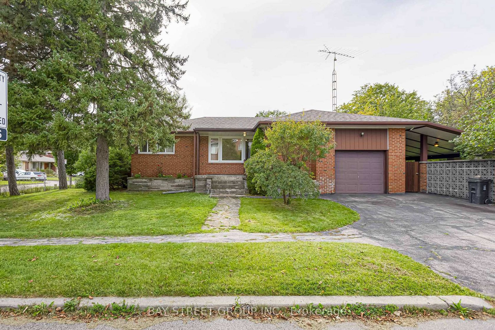 260 Moore Park Avenue, Newtonbrook West, Toronto 