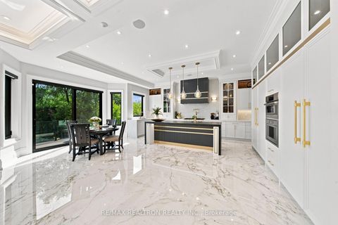 Photo 13 at 209 Sussex Avenue, Harding, Richmond Hill