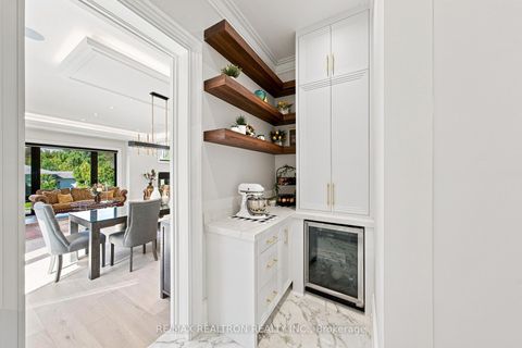 Photo 18 at 209 Sussex Avenue, Harding, Richmond Hill
