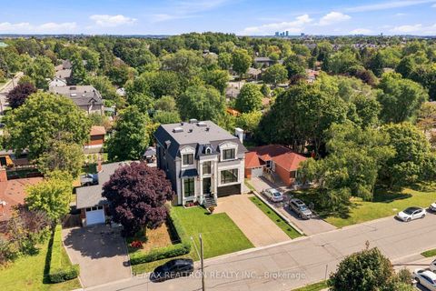 Photo 47 at 209 Sussex Avenue, Harding, Richmond Hill