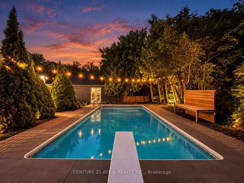 Photo 3 at 64 Cartier Crescent, Crosby, Richmond Hill