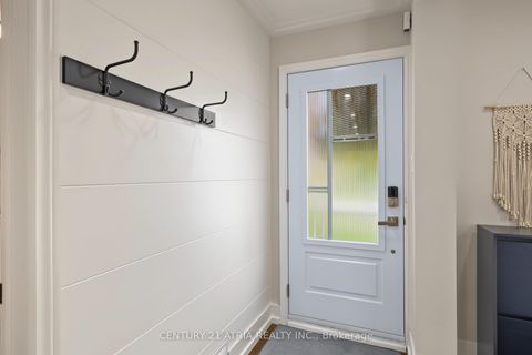 Photo 4 at 64 Cartier Crescent, Crosby, Richmond Hill