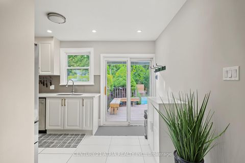 Photo 12 at 64 Cartier Crescent, Crosby, Richmond Hill