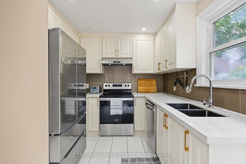 Photo 13 at 64 Cartier Crescent, Crosby, Richmond Hill
