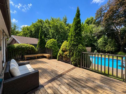 Photo 20 at 64 Cartier Crescent, Crosby, Richmond Hill