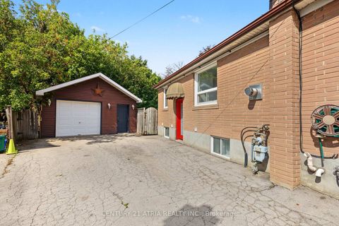 Photo 25 at 64 Cartier Crescent, Crosby, Richmond Hill