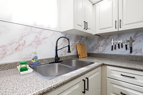Photo 32 at 64 Cartier Crescent, Crosby, Richmond Hill