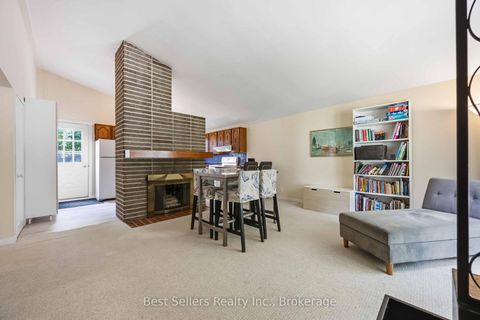 Photo 5 at 5 Benfrisco Crescent, Woburn, Toronto