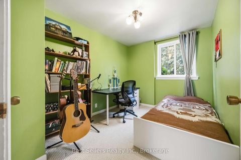 Photo 18 at 5 Benfrisco Crescent, Woburn, Toronto