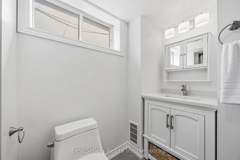 Photo 25 at 5 Benfrisco Crescent, Woburn, Toronto