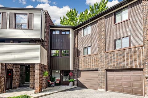 Photo 1 at 10 TURRET HILLWAY Way, Hillcrest Village, Toronto
