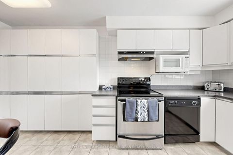 Photo 18 at 10 TURRET HILLWAY Way, Hillcrest Village, Toronto