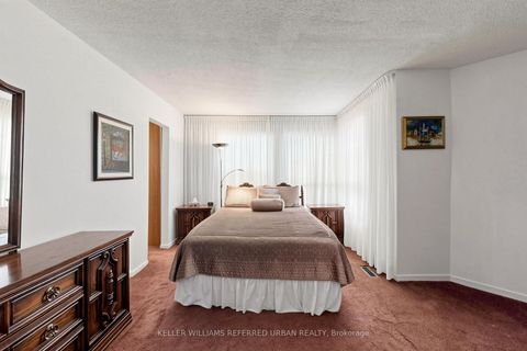 Photo 21 at 10 TURRET HILLWAY Way, Hillcrest Village, Toronto