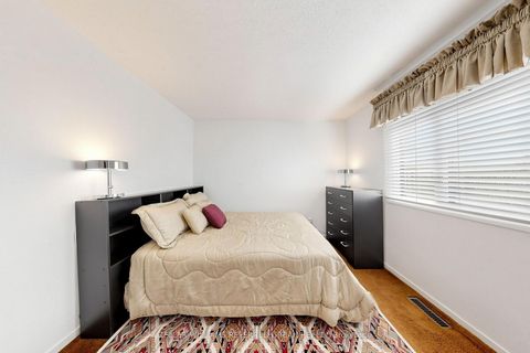 Photo 26 at 10 TURRET HILLWAY Way, Hillcrest Village, Toronto