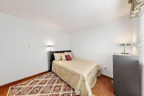 Photo 27 at 10 TURRET HILLWAY Way, Hillcrest Village, Toronto