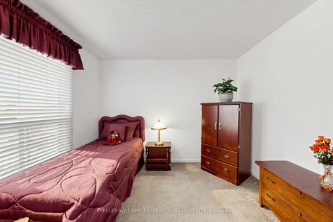 Photo 31 at 10 TURRET HILLWAY Way, Hillcrest Village, Toronto