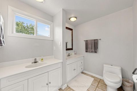 Photo 33 at 10 TURRET HILLWAY Way, Hillcrest Village, Toronto