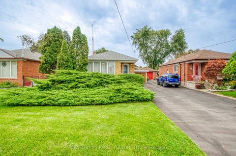 Photo 1 at 13 Graylee Avenue, Eglinton East, Toronto
