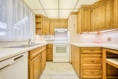 Photo 10 at 13 Graylee Avenue, Eglinton East, Toronto