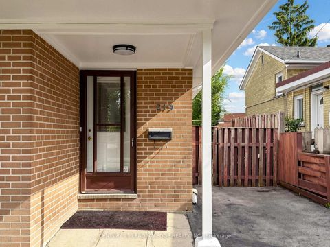 Photo 2 at 219 Lynedock Crescent, Donalda, Toronto