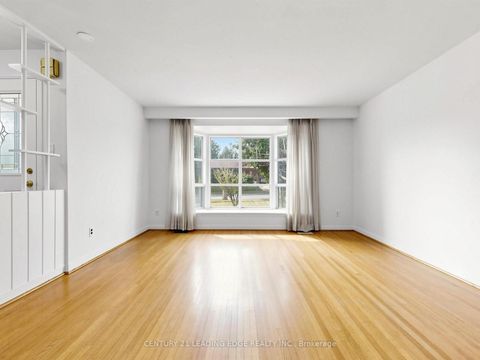 Photo 6 at 219 Lynedock Crescent, Donalda, Toronto