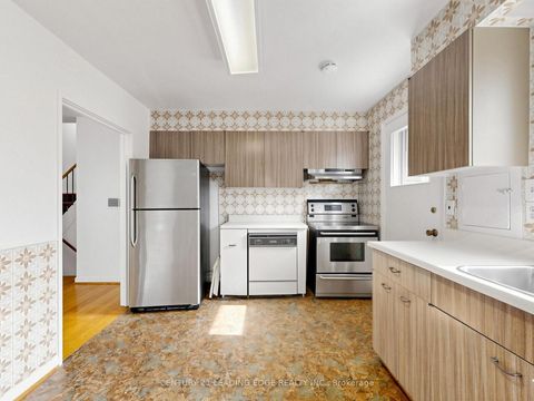 Photo 14 at 219 Lynedock Crescent, Donalda, Toronto