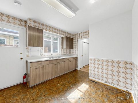 Photo 16 at 219 Lynedock Crescent, Donalda, Toronto