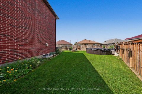 Photo 31 at 36 Lowry Court, Edgehill Drive, Barrie