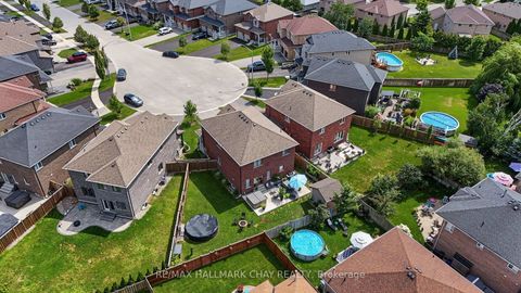 Photo 43 at 36 Lowry Court, Edgehill Drive, Barrie