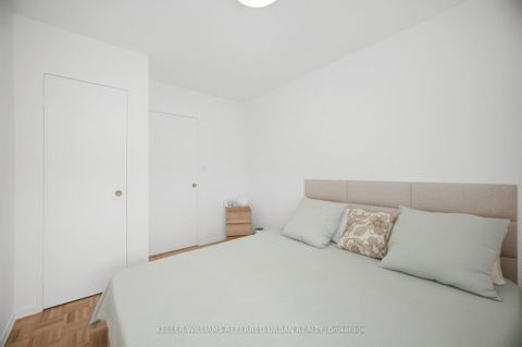 Photo 14 at 1416 - 60 Pavane Linkway Way, Flemingdon Park, Toronto