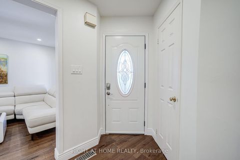 Photo 4 at 71 Bayhampton Crescent, Brownridge, Vaughan