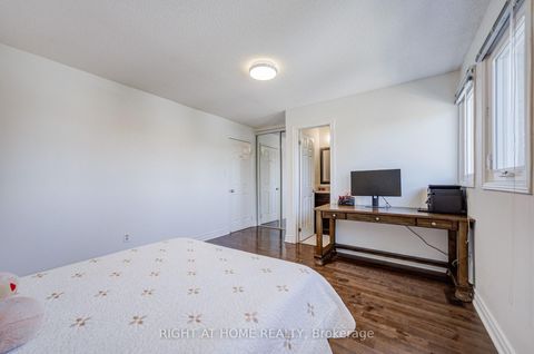 Photo 24 at 71 Bayhampton Crescent, Brownridge, Vaughan