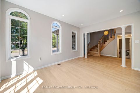 Photo 7 at 18 Formosa Drive, Rouge Woods, Richmond Hill