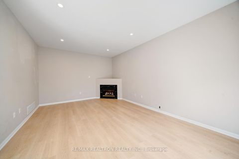 Photo 9 at 18 Formosa Drive, Rouge Woods, Richmond Hill