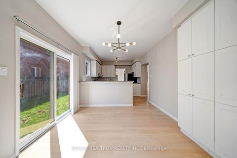 Photo 12 at 18 Formosa Drive, Rouge Woods, Richmond Hill
