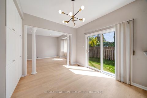 Photo 13 at 18 Formosa Drive, Rouge Woods, Richmond Hill
