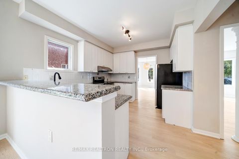 Photo 14 at 18 Formosa Drive, Rouge Woods, Richmond Hill
