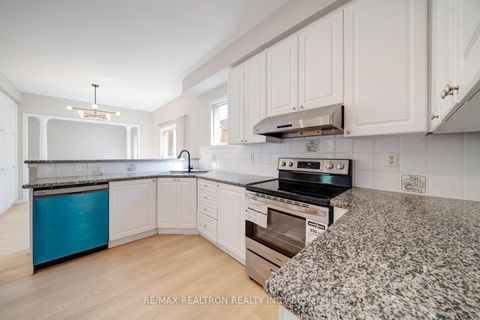 Photo 17 at 18 Formosa Drive, Rouge Woods, Richmond Hill