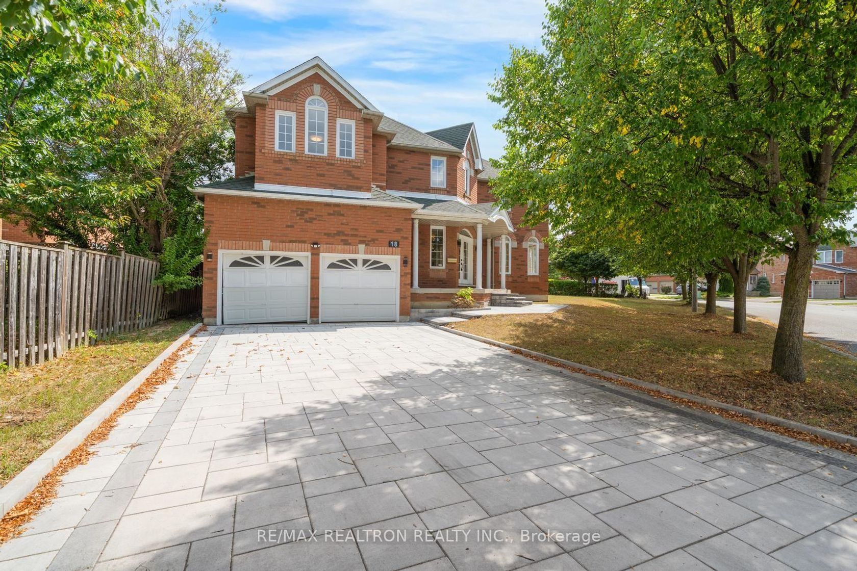 18 Formosa Drive, Rouge Woods, Richmond Hill photo number 2