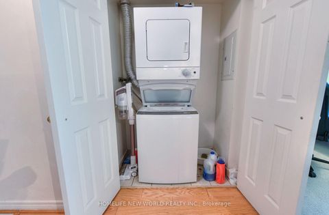 Photo 22 at 811 - 18 Parkview Avenue, Willowdale East, Toronto