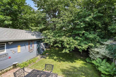 Photo 15 at 27 Cedarcrest Drive, Kingsway South, Toronto