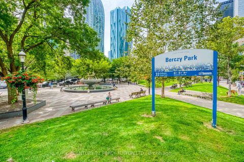 Photo 30 at 801 - 1 Market Street, Waterfront Communities C8, Toronto