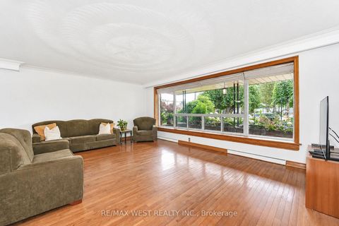 Photo 2 at 14 Model Avenue, Clanton Park, Toronto
