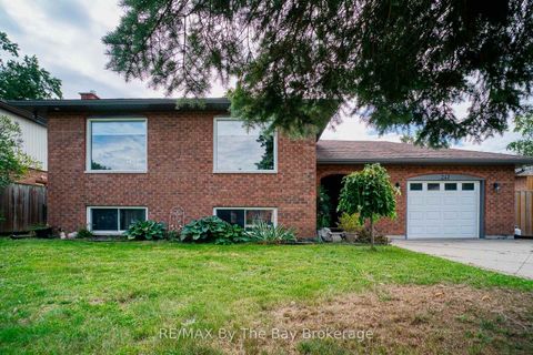 Photo 5 at 247 Simcoe Street, Stayner, Clearview
