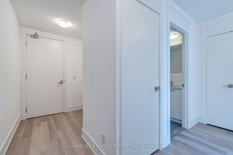 Photo 3 at 703 - 32 Davenport Road, Annex, Toronto