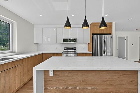 Photo 4 at 6 Maple Avenue, Sutton & Jackson's Point, Georgina