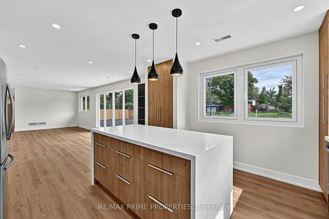 Photo 6 at 6 Maple Avenue, Sutton & Jackson's Point, Georgina