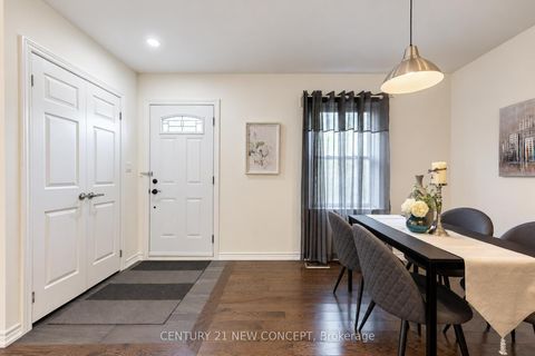Photo 3 at 17 Lyndale Drive, Willowdale East, Toronto