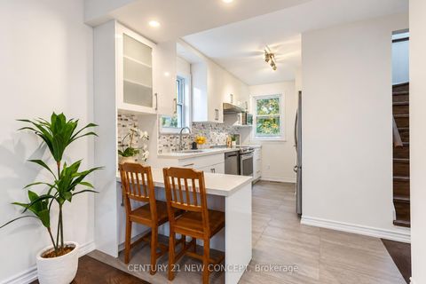 Photo 5 at 17 Lyndale Drive, Willowdale East, Toronto